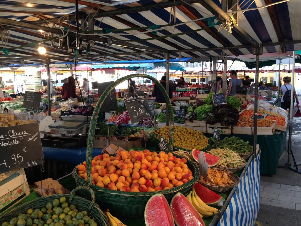 L' Appart Du Marche La Rochelle  Rom bilde